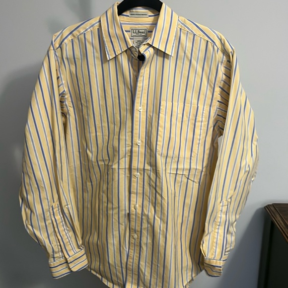 L.L. Bean Men’s size small 💯 COTTON button down - Picture 1 of 7